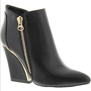 Gorgeous Black Booties